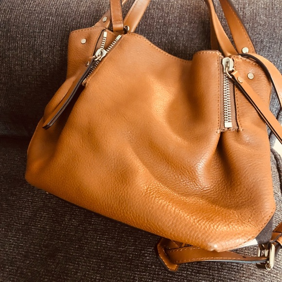 Burberry leather and cloth very clean inside and out still like new small size - Picture 4 of 8